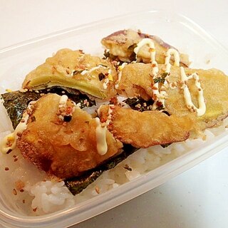 お弁当　小魚ふりかけ/マヨde海苔と芋天のご飯
